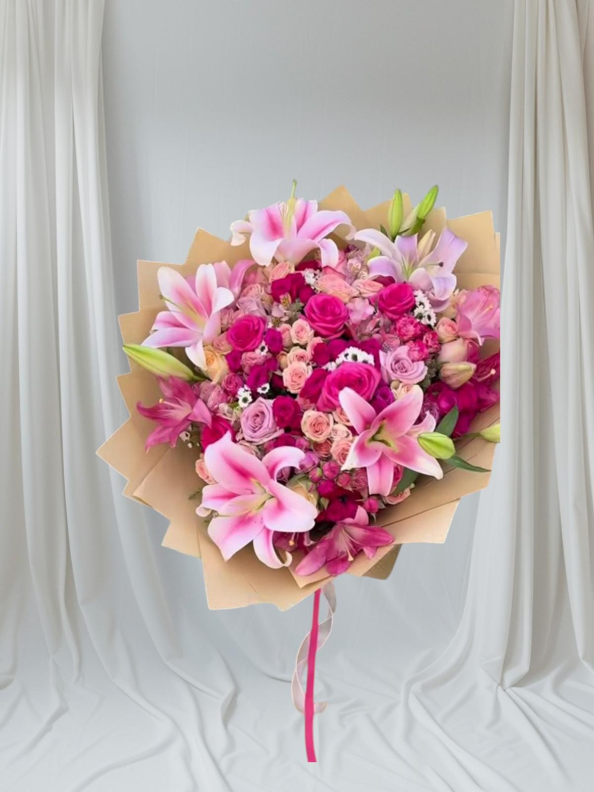 pink lilies and pergola roses - Görsel 2